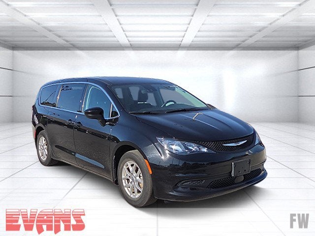 2024 Chrysler Voyager LX