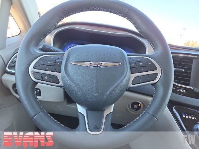 2024 Chrysler Voyager LX