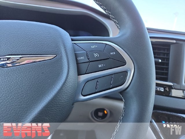 2024 Chrysler Voyager LX