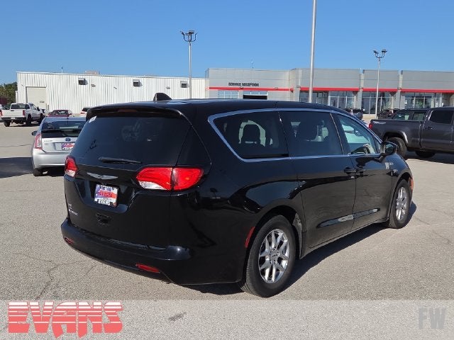 2024 Chrysler Voyager LX