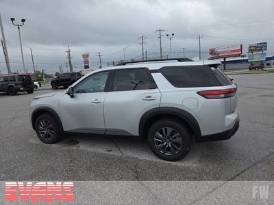 2024 Nissan Pathfinder SV