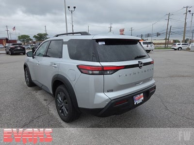 2024 Nissan Pathfinder SV