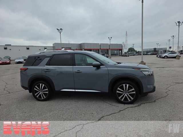 2023 Nissan Pathfinder Platinum