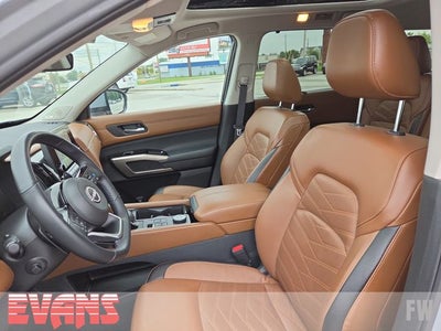2023 Nissan Pathfinder Platinum