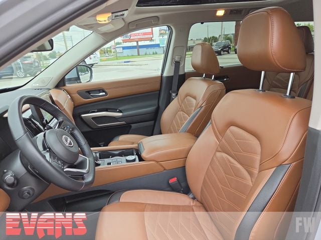 2023 Nissan Pathfinder Platinum