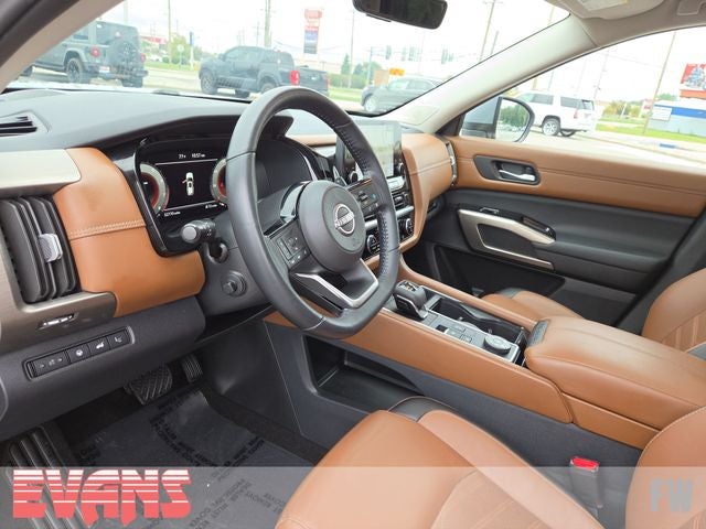 2023 Nissan Pathfinder Platinum