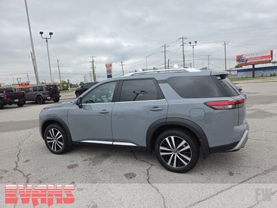 2023 Nissan Pathfinder Platinum
