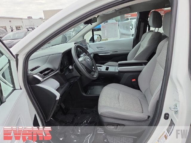 2025 Toyota Sienna LE 8 Passenger