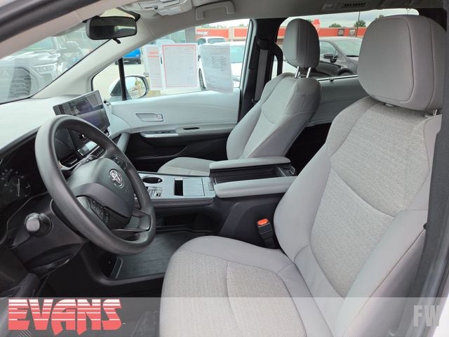 2025 Toyota Sienna LE 8 Passenger