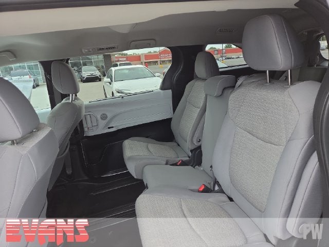2025 Toyota Sienna LE 8 Passenger