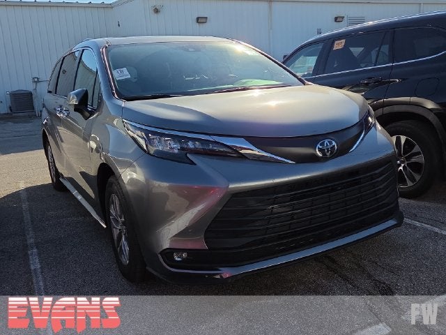 2026 Toyota Sienna XLE 8 Passenger