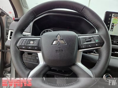 2025 Mitsubishi Outlander SE